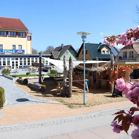 Deutsches Haus 16 *